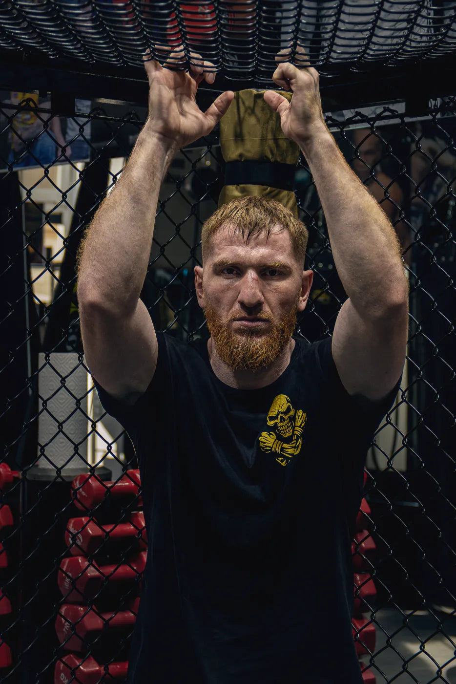 Bare Knuckle Fighter T-Shirt im Gym